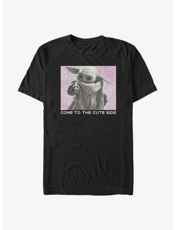 Promo ⌛ Star Wars The Mandalorian Cute Side The Child Photo T-Shirt ⌛ 3 Promo ⌛ Star Wars The Mandalorian Cute Side The Child Photo T-Shirt ⌛